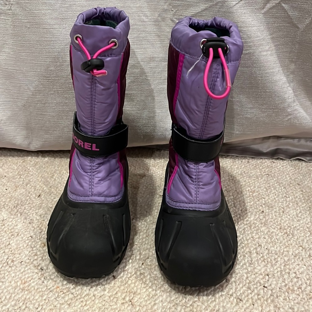 Girls Sorel Snowboots Size 3